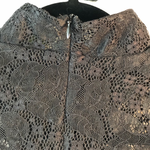 Women’s Lace Long Sleeved crop top is Stunning!! - Picture 6 of 8